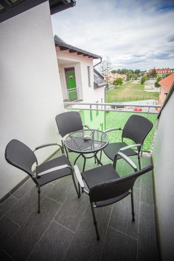 Azur Haz Gyoengyvirag Apartman Sárvár Εξωτερικό φωτογραφία